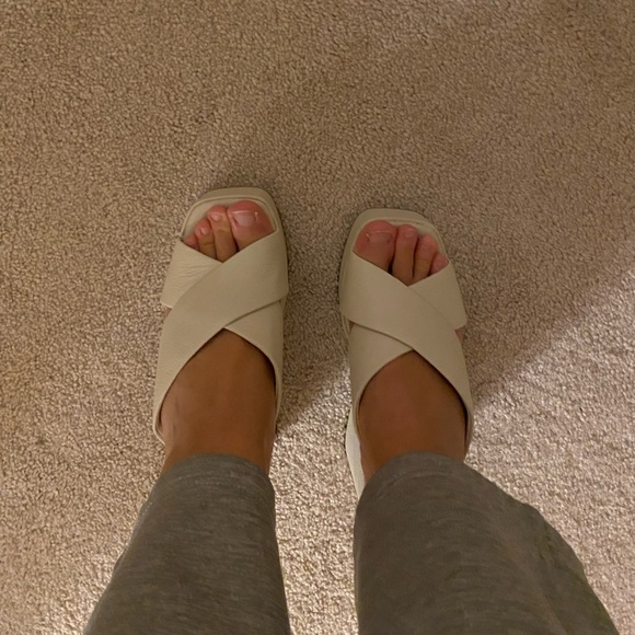 Dolce Vita Wonder Heels Ivory Leather - Picture 3 of 6